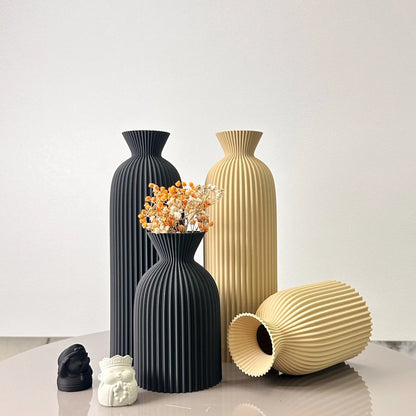 2-Piece Set of Wavy Pattern Art Dry Vase Dried Flower Vase with dried flowers in modern decor.